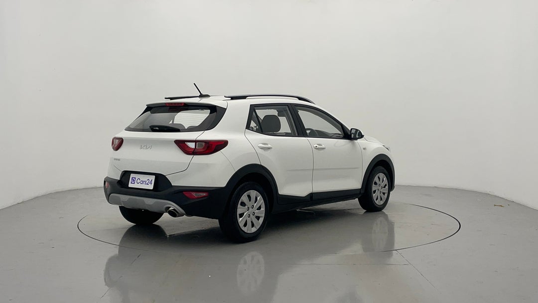 Right Back Diagonal (45- Degree) View