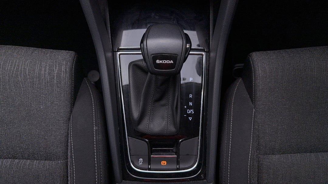 2020 SKODA Karoq 110tsi, Automatic, 49255 km, Gear Lever 