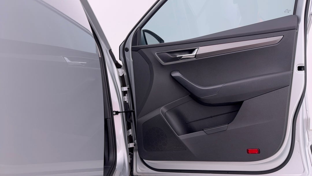 2020 SKODA Karoq 110tsi, Automatic, 49255 km, Speaker View