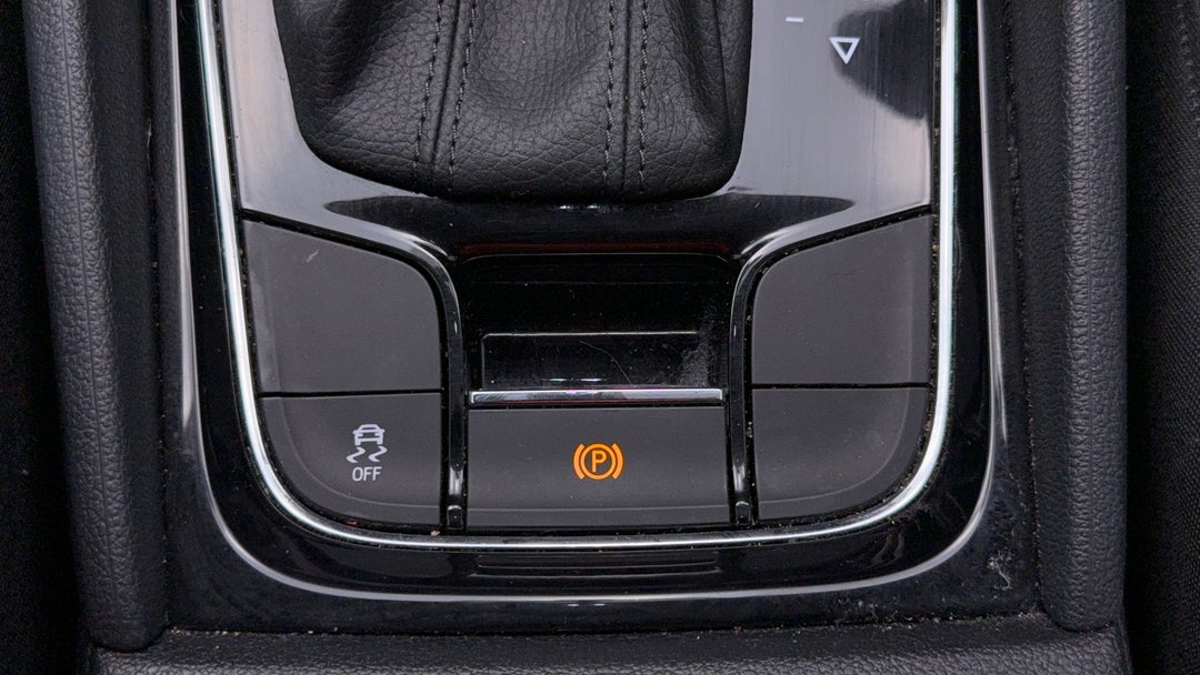 2020 SKODA Karoq 110tsi, Automatic, 49255 km, Handbrake