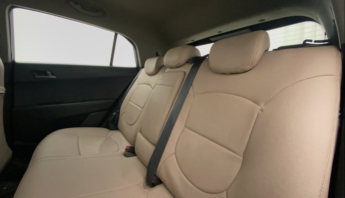 2016 Hyundai Creta SX PLUS AT 1.6 PETROL, Petrol, Automatic, 80,987 km, Right Side Rear Door Cabin