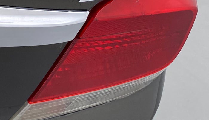 2015 Honda Amaze 1.2 SMT I VTEC, CNG, Manual, 96,586 km, Right tail light - Faded