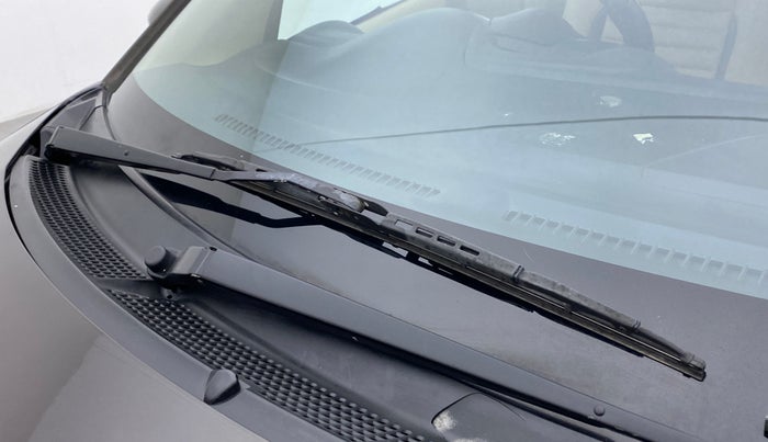2015 Honda Amaze 1.2 SMT I VTEC, CNG, Manual, 96,586 km, Front windshield - Wiper nozzle not functional