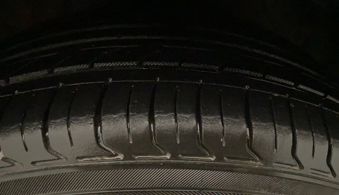 2020 Hyundai AURA S 1.2 CNG, CNG, Manual, 53,586 km, Right Front Tyre Tread