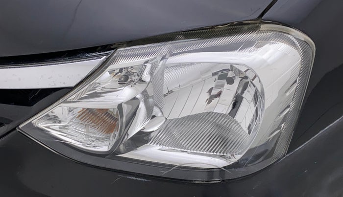 2011 Toyota Etios V, Petrol, Manual, 71,830 km, Left headlight - Minor scratches