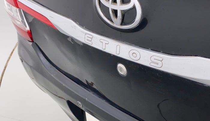 2011 Toyota Etios V, Petrol, Manual, 71,830 km, Dicky (Boot door) - Slightly dented