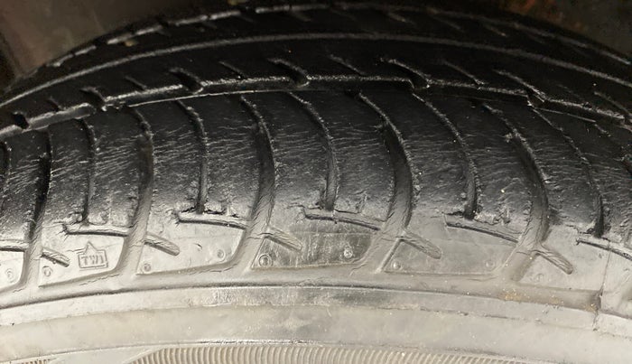 2014 Maruti Celerio VXI d, Petrol, Manual, 32,450 km, Left Front Tyre Tread