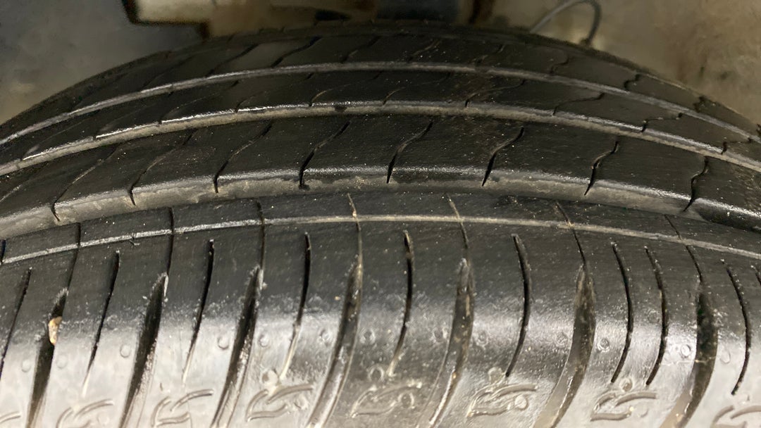 Left Front Tyre Tread