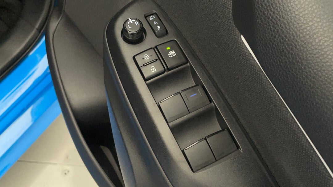 Drivers Side Door Panel Controls