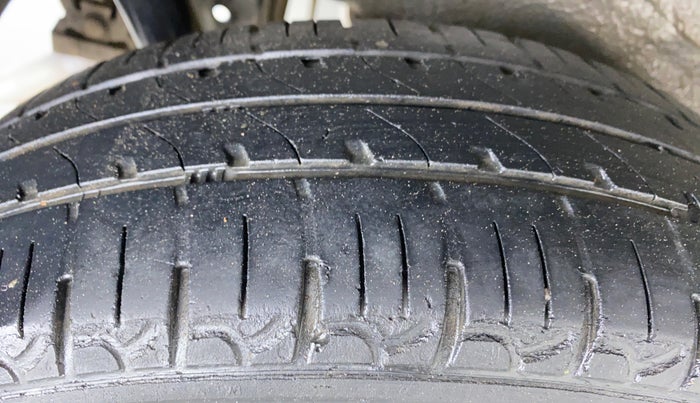 2015 Maruti Wagon R 1.0 VXI, Petrol, Manual, 56,510 km, Right Rear Tyre Tread