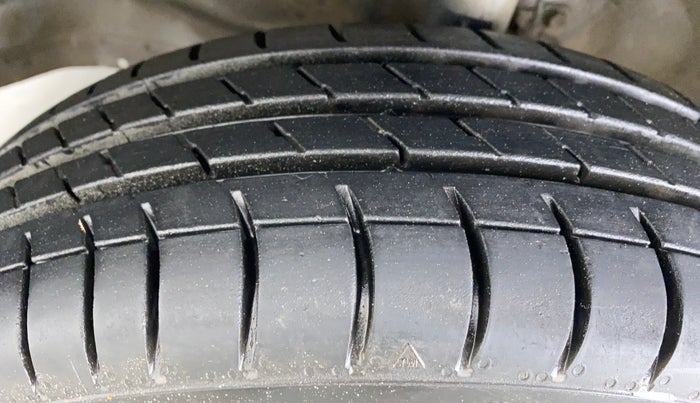2015 Maruti Wagon R 1.0 VXI, Petrol, Manual, 56,510 km, Left Front Tyre Tread