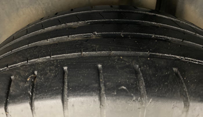 2018 Maruti Ciaz ALPHA  AT 1.4  PETROL, Petrol, Automatic, 61,911 km, Left Rear Tyre Tread