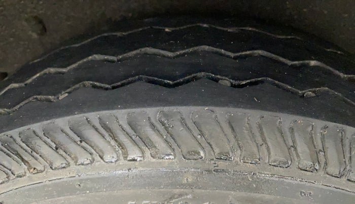 2017 Maruti OMNI E 8 STR, Petrol, Manual, 56,991 km, Left Rear Tyre Tread