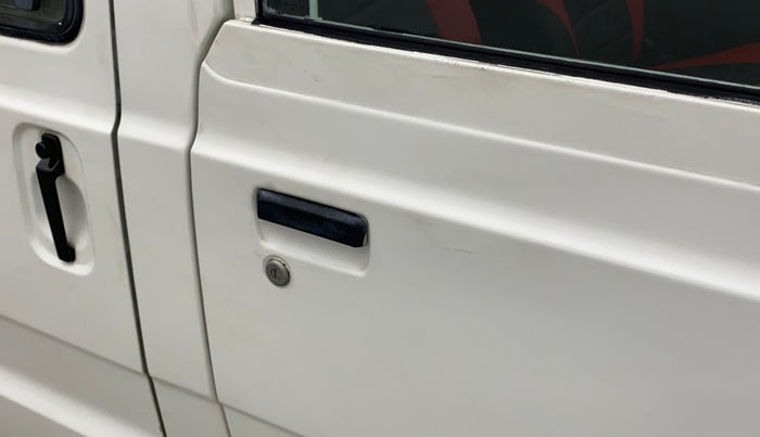 2017 Maruti OMNI E 8 STR, Petrol, Manual, 56,991 km, Driver-side door - Paint has faded