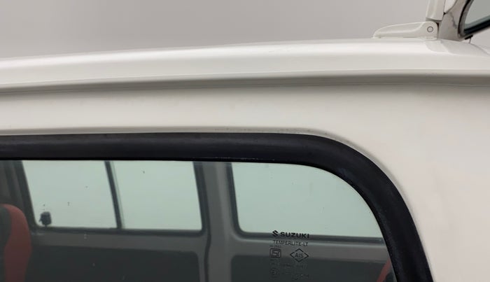 2017 Maruti OMNI E 8 STR, Petrol, Manual, 56,991 km, Left C pillar - Paint is slightly faded