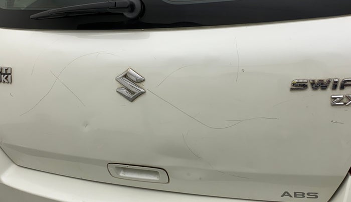 2010 Maruti Swift ZXI, Petrol, Manual, 36,238 km, Dicky (Boot door) - Minor scratches