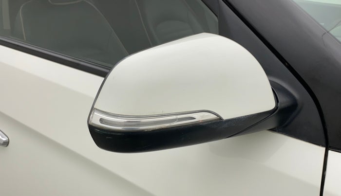 2018 Hyundai Creta SX AT 1.6 PETROL, Petrol, Automatic, 68,036 km, Right rear-view mirror - Indicator light has minor damage