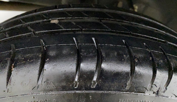 2015 Datsun Go Plus T, Petrol, Manual, 57,117 km, Left Front Tyre Tread