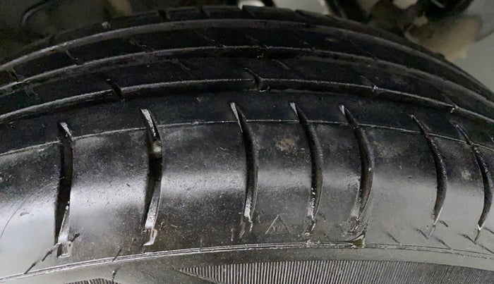2015 Datsun Go Plus T, Petrol, Manual, 57,117 km, Left Rear Tyre Tread