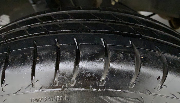 2015 Datsun Go Plus T, Petrol, Manual, 57,117 km, Right Front Tyre Tread