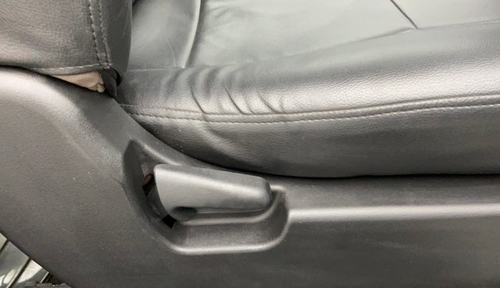 2015 Maruti Wagon R 1.0 VXI, Petrol, Manual, 36,766 km, Driver Side Adjustment Panel