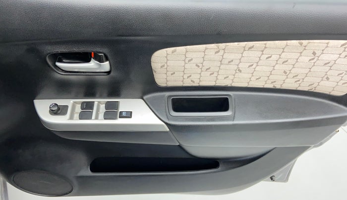 2015 Maruti Wagon R 1.0 VXI, Petrol, Manual, 36,766 km, Driver Side Door Panels Control
