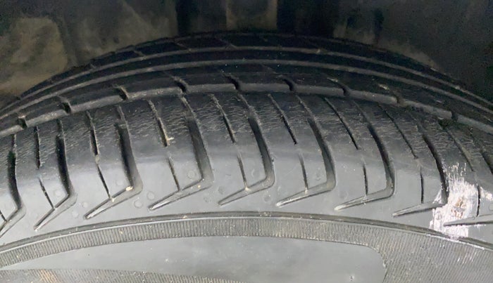 2018 Datsun Redi Go A, Petrol, Manual, 38,983 km, Right Front Tyre Tread