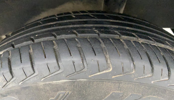 2018 Datsun Redi Go A, Petrol, Manual, 38,983 km, Left Rear Tyre Tread