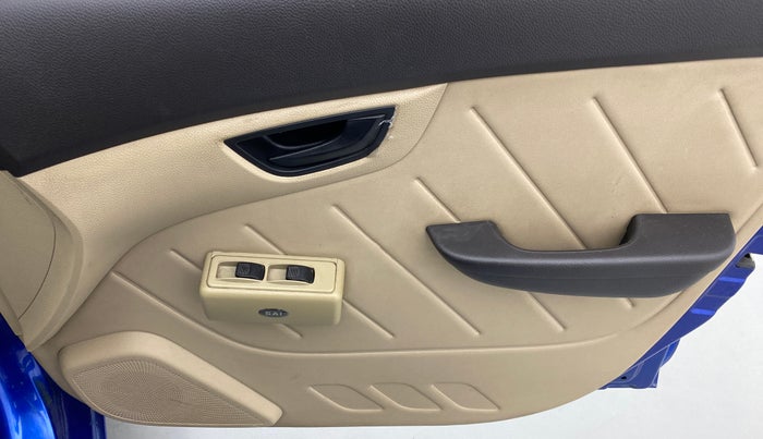 2013 Hyundai Eon D-LITE+, Petrol, Manual, 49,215 km, Driver Side Door Panels Control