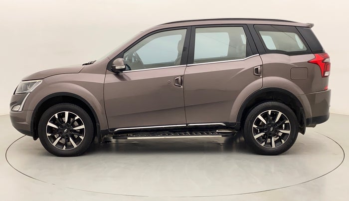 2018 Mahindra XUV500 W11 AT, Diesel, Automatic, 1,27,342 km, Left Side