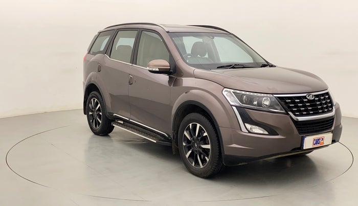 2018 Mahindra XUV500 W11 AT, Diesel, Automatic, 1,27,342 km, Right Front Diagonal