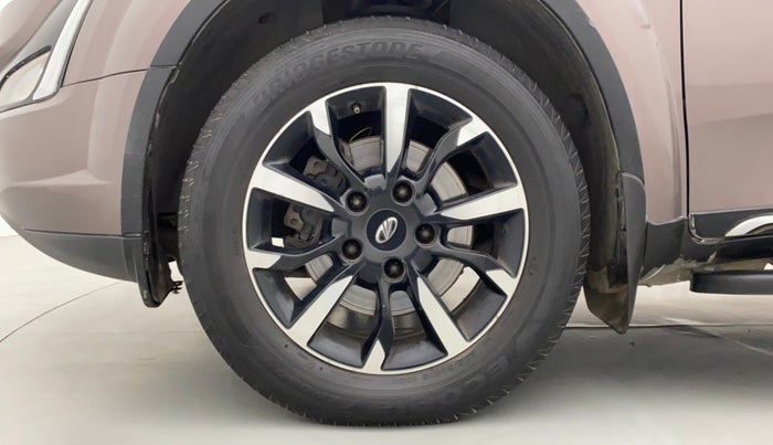 2018 Mahindra XUV500 W11 AT, Diesel, Automatic, 1,27,342 km, Left Front Wheel