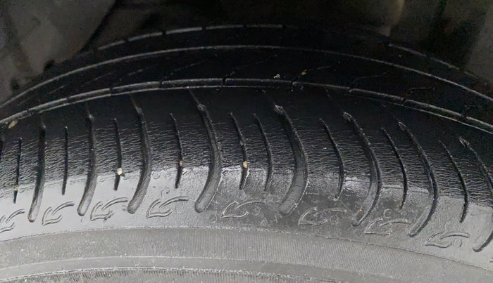2019 Ford New Figo TITANIUM 1.2 PETROL MT, Petrol, Manual, 48,567 km, Left Rear Tyre Tread