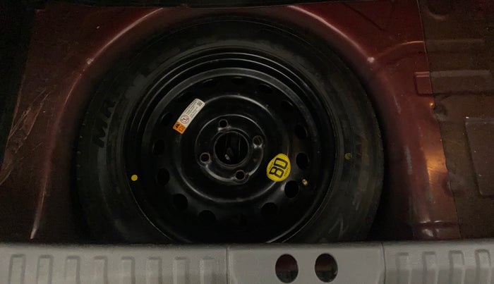 2019 Ford New Figo TITANIUM 1.2 PETROL MT, Petrol, Manual, 48,567 km, Dicky (Boot door) - Tool missing