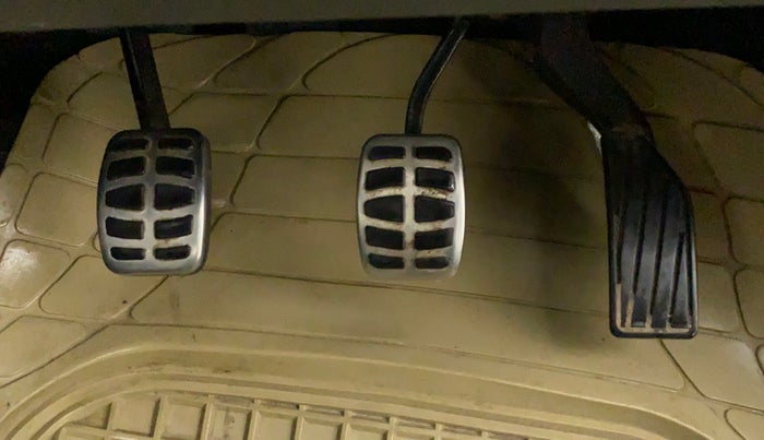 2018 Maruti Vitara Brezza LDI, Diesel, Manual, 75,647 km, Pedals