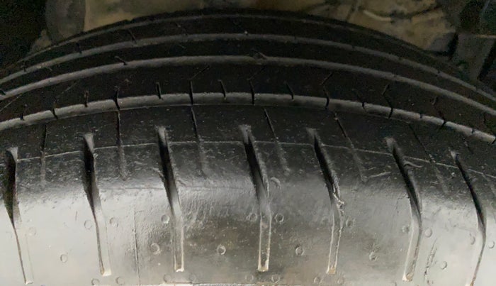 2018 Maruti Vitara Brezza LDI, Diesel, Manual, 75,647 km, Right Front Tyre Tread