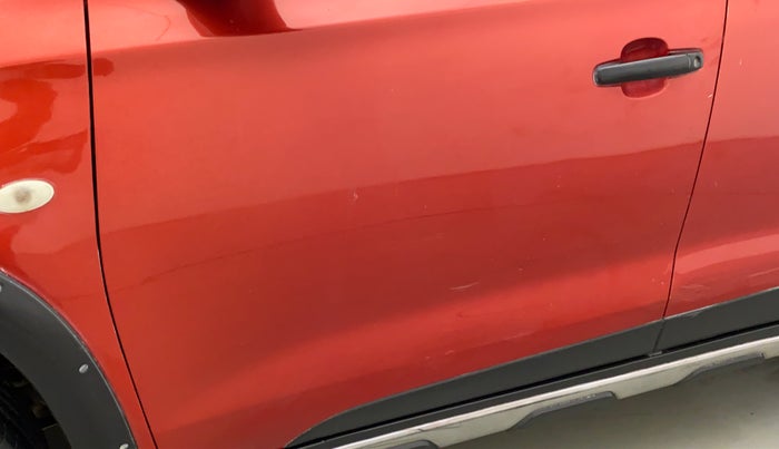 2018 Maruti Vitara Brezza LDI, Diesel, Manual, 75,647 km, Front passenger door - Minor scratches