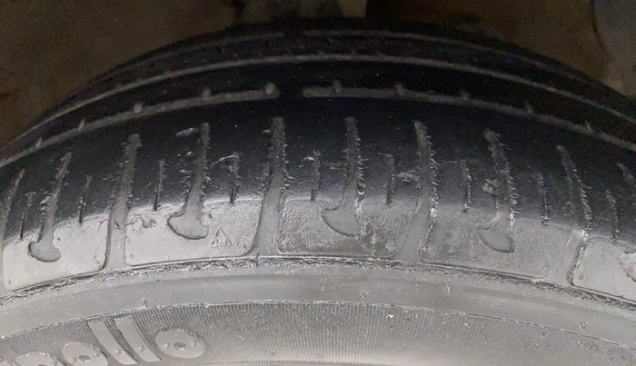 2018 Hyundai Xcent S 1.2, Petrol, Manual, 81,123 km, Right Front Tyre Tread