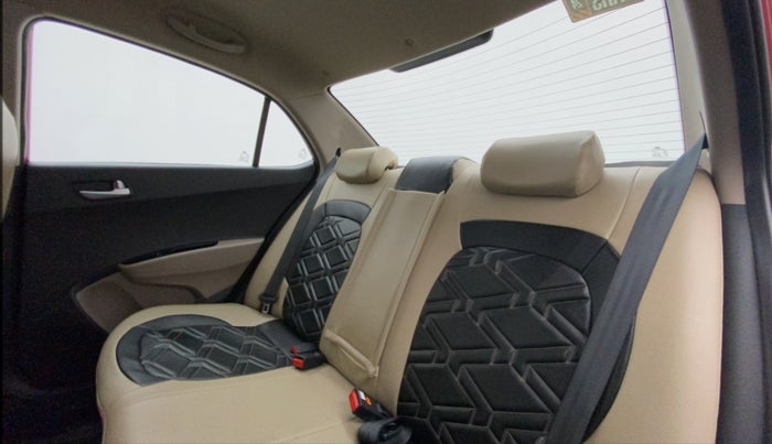 2018 Hyundai Xcent S 1.2, Petrol, Manual, 81,123 km, Right Side Rear Door Cabin