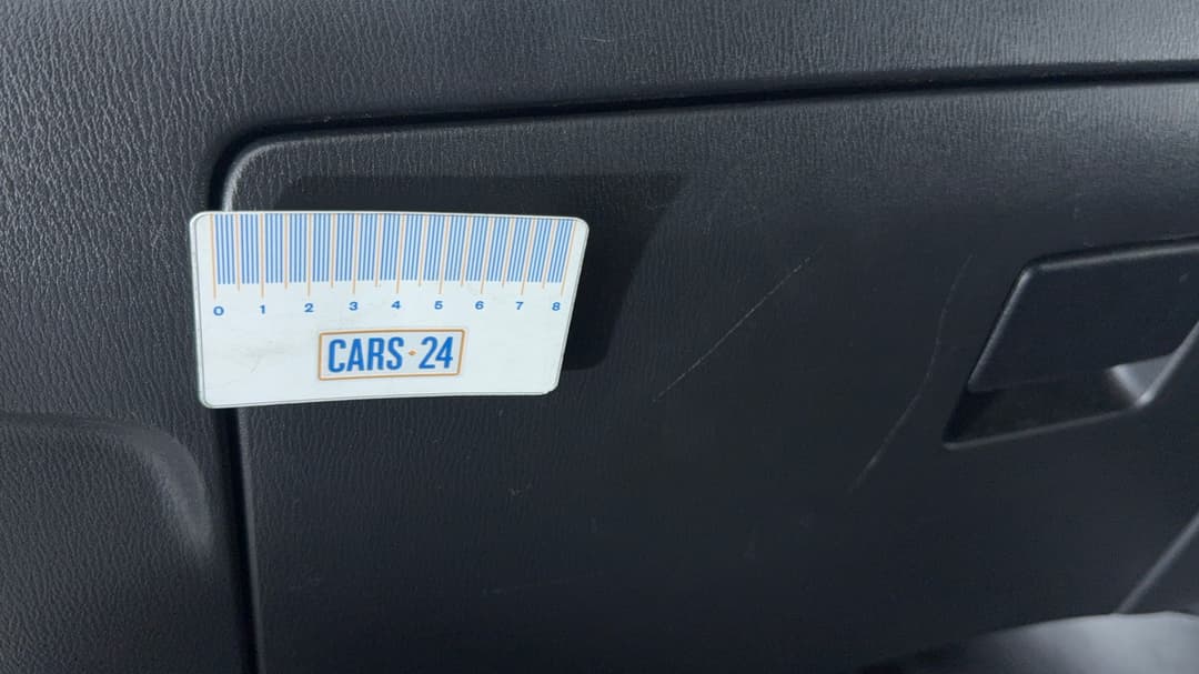 2019 Mazda CX-9 Touring (FWD), Automatic, 115521 km, Glove Box Scratch