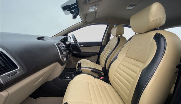 2013 Hyundai i20 ASTA 1.2, Petrol, Manual, 61,637 km, Right Side Front Door Cabin View