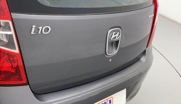 2013 Hyundai i10 MAGNA 1.1, CNG, Manual, 68,811 km, Dicky (Boot door) - Paint has minor damage