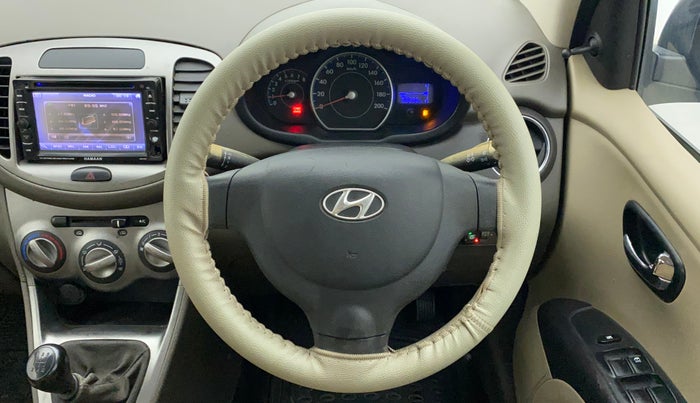 2013 Hyundai i10 MAGNA 1.1, CNG, Manual, 68,811 km, Steering Wheel Close Up