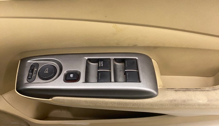 2012 Honda City 1.5L I-VTEC V MT(AVN), Petrol, Manual, 40,783 km, Right front window switch / handle - Power window makes minor noise