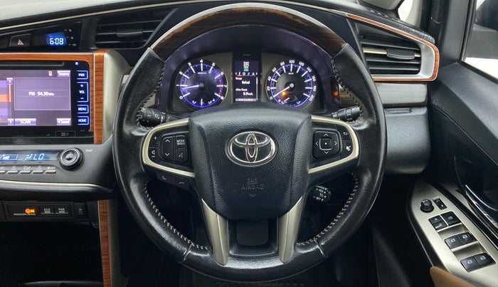 2017 Toyota Innova Crysta 2.7 ZX AT 7 STR, Petrol, Automatic, 91,994 km, Steering Wheel Close Up