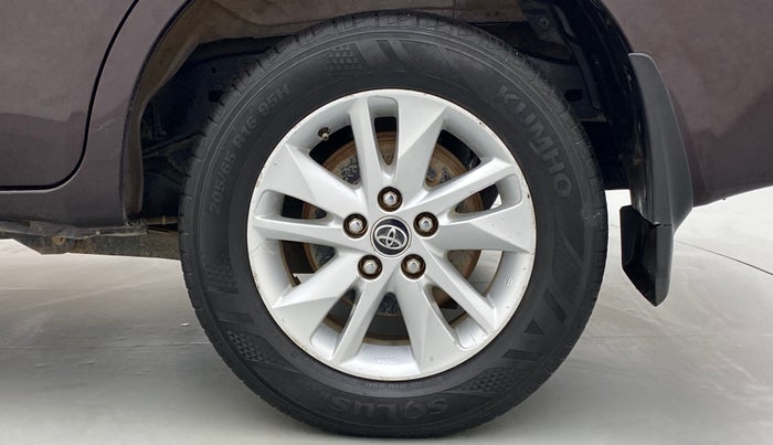 2017 Toyota Innova Crysta 2.7 ZX AT 7 STR, Petrol, Automatic, 91,994 km, Left Rear Wheel