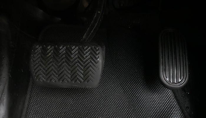 2017 Toyota Innova Crysta 2.7 ZX AT 7 STR, Petrol, Automatic, 91,994 km, Pedals