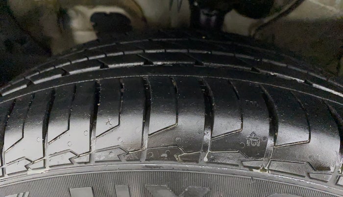 2021 KIA SELTOS GTX PLUS AT 1.5 DIESEL, Diesel, Automatic, 27,118 km, Left Front Tyre Tread