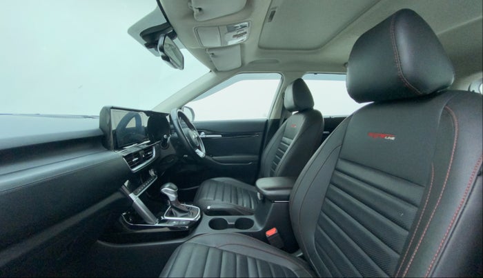 2021 KIA SELTOS GTX PLUS AT 1.5 DIESEL, Diesel, Automatic, 27,118 km, Right Side Front Door Cabin