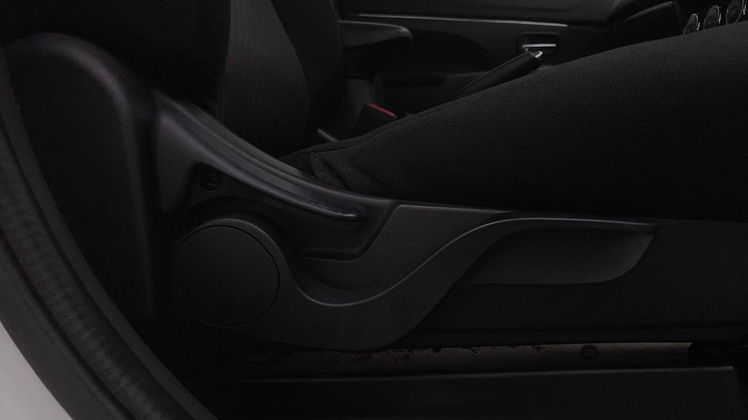 2019 Mitsubishi ASX Es Adas ( 2wd), Automatic, 112473 km, Drivers Side Adjustment Panel